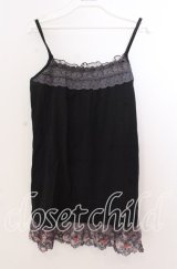 axes femme / 総レース・立体お花付きキャミソール  クロ O-25-11-11-2062-AX-TO-IG-OS