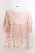 axes femme / パール付きコード刺繍ブラウス  ピンク O-25-11-11-2064-AX-TO-IG-OS