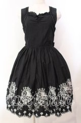 Innocent World / エンブレム刺繍ジャンパースカート  クロ O-25-11-14-006-IW-OP-OW-OS