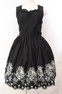 Innocent World / エンブレム刺繍ジャンパースカート  クロ O-25-11-14-006-IW-OP-OW-OS