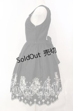 画像4: Innocent World / エンブレム刺繍ジャンパースカート  クロ O-25-11-14-006-IW-OP-OW-OS