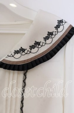 画像2: axes femme / プリーツフリルブラウス  アイボリー×クロ O-25-11-15-038-AX-BL-IG-OS