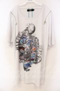 Xfrm / ショルダージップグラフィックBIG Tシャツ 3 ホワイト O-25-11-15-062-PU-TO-IG-OS