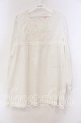 PINK HOUSE / モチーフつきAラインチュニック  シロ O-25-11-15-078-LO-BL-IG-ZI