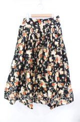 WONDERFUL WORLD / ローズブーケ裾タックスカート  クロ O-25-11-17-010-LO-SK-IG-OS