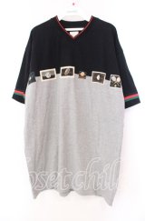 Karl Helmut / スポーツパッチビッグTシャツ  ブラック×グレー O-25-11-17-018-EL-TO-IG-ZT446