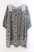 LILYAN HOUSE / ローズプリントチュニック  グレー O-25-11-17-032-LO-OP-IG-OS