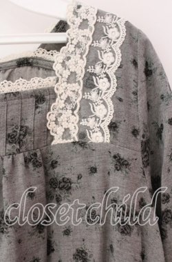 画像2: LILYAN HOUSE / ローズプリントチュニック  グレー O-25-11-17-032-LO-OP-IG-OS