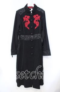 Qutie Frash / 刺繍ロングジャケット  ブラック×レッド O-25-11-18-051-QU-JA-OW-OS