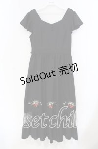 axes femme POETIQUE / ストロベリー刺繍ワンピース M クロ O-25-11-18-002-AX-OP-OW-OS