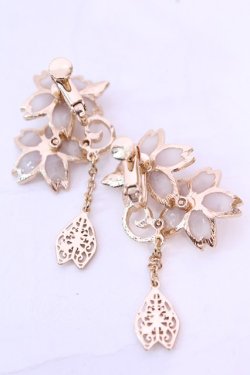 画像2: axes femme / サクラ装飾イヤリング  ゴールド O-25-11-20-1008-AX-AC-OW-OS