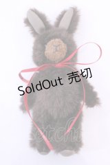 PINK HOUSE / うさぎさんぬいぐるみブローチ  ブラウン O-25-11-20-1022-LO-ZA-IG-OS