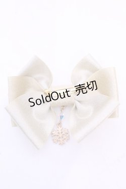 画像2: 【SALE】Enchantlic Enchantilly / 雪の結晶モチーフリボンブローチ  ゴールド O-25-11-21-1005-LO-AC-OW-ZT168F003