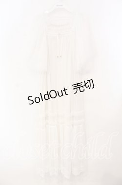 画像1: axes femme / フレアスリーブチュールワンピース  オフシロ O-25-11-22-075-AX-OP-IG-OS