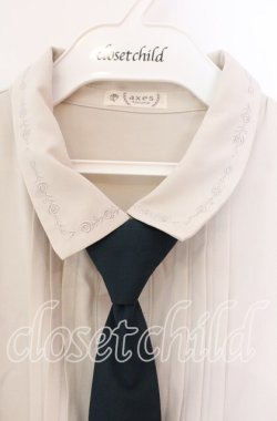 画像2: axes femme / バラ刺繍ネクタイ付きブラウス  ベージュ×グリーン O-25-11-22-085-AX-BL-IG-OS