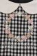 画像2: Fi.n.t / フラワーサークル刺繍ギンガムチェック半袖ワンピース  クロ×アイボリー O-25-11-27-078-CA-OP-IG-OS (2)