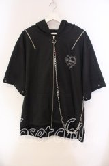 TRAVAS TOKYO / チェーン付きデザインZIPクマ半袖ジップアップパーカー  ブラック O-25-11-27-088-PU-TO-IG-ZT1211F