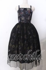 axes femme kawaii / クラシックブーケ柄ジャンスカ M クロ O-25-11-28-049-AX-OP-OW-OS