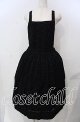 Jane Marple / アイレットレースのエプロンドレス M クロ O-25-11-28-052-JM-OP-OW-ZT470