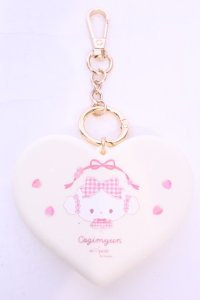 m petit by misako / リップケースチャーム  アイボリー O-25-11-28-1032-LO-ZA-OW-OS