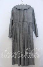 画像2: 【SALE】merry jenny / チェックbear刺繍ワンピース F グレー O-25-11-28-029-LO-OP-YM-ZT478 (2)