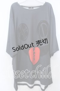 NieR Clothing / フェイスプリントオーバーサイズカットソー  ブラック O-25-11-28-005-PU-TO-IG-OS