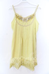 axes femme / バタフライレースキャミソール Ｍ イエロー O-25-11-29-015-AX-TO-IG-ZT328