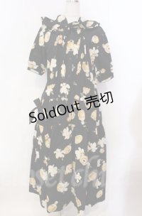 KANEKO ISAO / くちなしとパフューム柄フードワンピース  クロ O-25-11-30-003-EL-OP-IG-OS