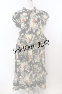 WONDERFUL WORLD / サッシュベルト付きブーケ柄ワンピース【お直しあり】  クロ O-25-11-30-006-LO-OP-IG-OS