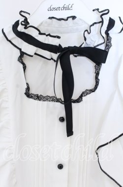 画像2: Rojita / デコルテ開きラッフルボリュームブラウス  シロ×クロ O-25-12-02-1051-LO-BL-IG-OS