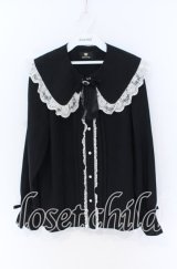 Rojita / リボンブローチバックレースアップブラウス  クロ×シロ O-25-12-02-1064-LO-BL-IG-OS