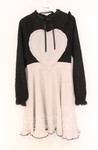 Honey Cinnamon / ハート貼付けレースワンピース  クロ×ピンクベージュ O-25-12-02-1072-LO-OP-IG-OS