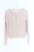 LODISPOTTO / ビジューベロアリボンカーディガン  ピンクベージュ O-25-12-02-1018-LO-TO-IG-OS