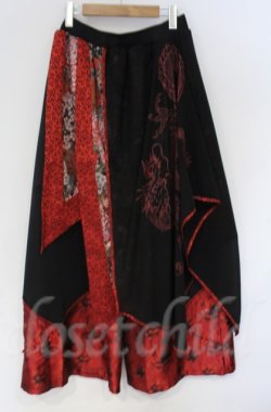 画像1: Qutie Frash / ラップ付き和柄バギーパンツ  レッド×ブラック O-25-12-03-046-QU-PA-IG-ZT1208B