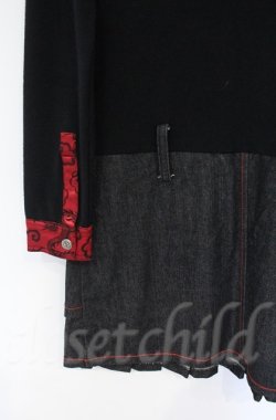 画像4: Qutie Frash / ドラゴンサテン切替デニムプリーツワンピース  ブラック×レッド O-25-12-03-012-QU-OP-OW-ZT068