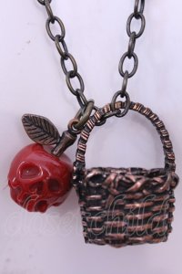 Q-pot. / 白雪姫/毒リンゴ＆バスケットネックレス  アンティークゴールド×レッド O-25-12-04-1013-QP-AC-OW-OS