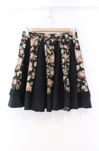 axes femme / 花柄パッチワークスカート M クロ O-25-12-04-008-AX-SK-OW-OS