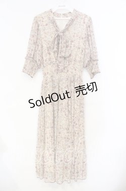 画像1: An MILLE / フラワーリボンタイプリーツワンピース  ベージュ O-25-12-04-084-EL-OP-OW-OS