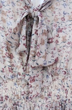 画像2: An MILLE / フラワーリボンタイプリーツワンピース  ベージュ O-25-12-04-084-EL-OP-OW-OS