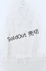 Innocent World / 大きなリボンのスタンドカラーブラウス  シロ O-25-12-07-053-IW-BL-OW-OS