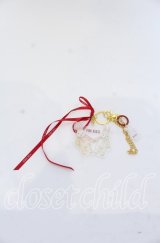 PINK HOUSE / バラ園うさぎアクリルバッグチャーム   O-25-12-07-100-LO-ZA-OW-ZT208F002