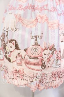 画像4: BABY,THE STARS SHINE BRIGHT / もしもしうさぎちゃんの夢見る小部屋柄ジャンパースカート  ラベンダー×サックス×ピンク O-25-12-08-006-BA-OP-IG-OS