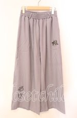 画像1: NieR CLOTHING / 刺繍入りワイドパンツ F ガオマル（グレー） O-25-12-09-022-PU-PA-OW-ZT520 (1)