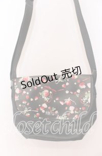 PINK HOUSE / メリーストロベリー柄ショルダーバッグ  クロ O-25-12-10-075-LO-BG-OW-OS