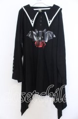 LISTEN FLAVOR / 薔薇と黒猫のコウモリセーラーワンピ  ブラック×ホワイト O-25-12-10-029-PU-OP-IG-OS