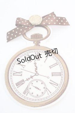 画像1: ALICE and the PIRATES / 時計うさぎのワッペンブローチ  ブラウン O-25-12-11-1062-PA-AC-OW-OS