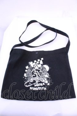 画像1: TRAVAS TOKYO / 【アイドルマスター シンデレラガールズ 二宮飛鳥×TRAVAS TOKYO】サコッシュ  ブラック O-25-12-11-1024-PU-BG-OW-OS