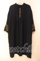 axes femme / 袖刺繍Aラインシャツワンピース  ネイビー O-25-12-13-071-AX-OP-IG-OS