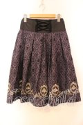 axes femme / Disneyダークオーナメント柄スカート  パープル O-25-12-13-077-AX-SK-IG-OS