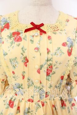 画像2: axes femme kawaii / クラシックベリーワンピース  イエロー O-25-12-13-009-AX-OP-IG-OS